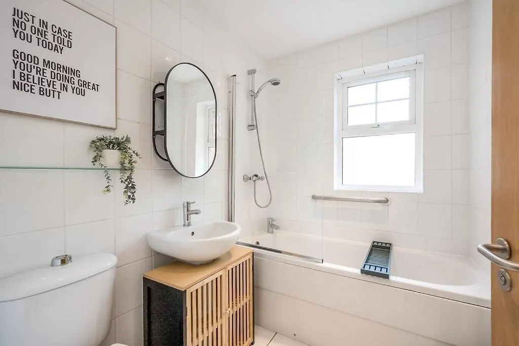 Central Belfast Apartments Somerset Mews 0*,  United Kingdom